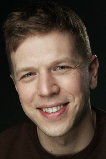 Олег Новиков